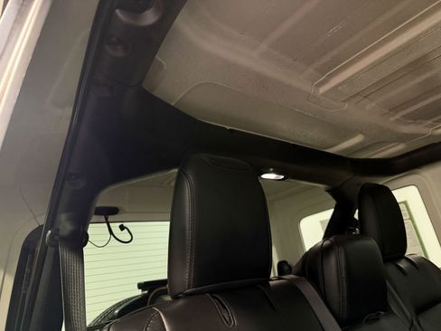 Used 2022 Jeep Wrangler Unlimited Sahara AWD/4WD image 15