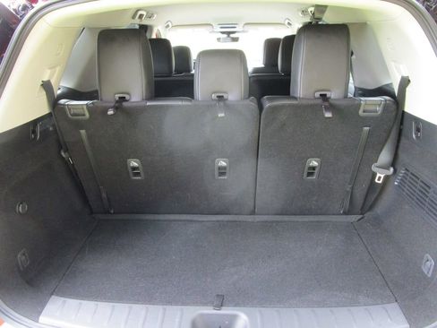 Used 2024 Nissan Pathfinder SL image 12