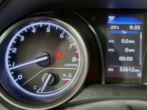 Used 2021 Toyota Camry SE FWD image 13