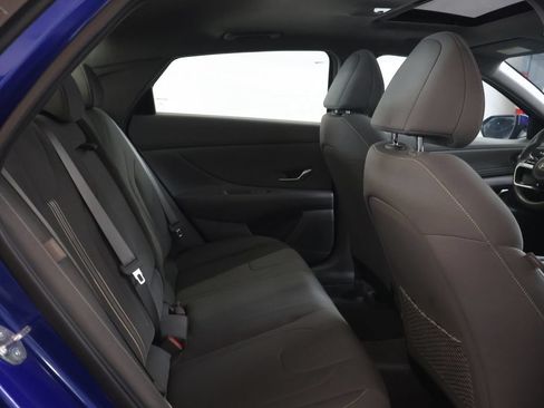 Used 2025 Hyundai Elantra SEL FWD image 12