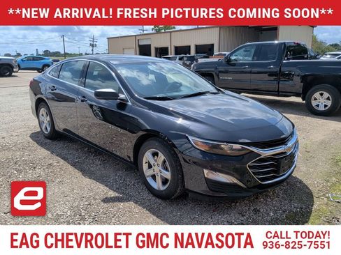 Used 2022 Chevrolet Malibu LS FWD image 1
