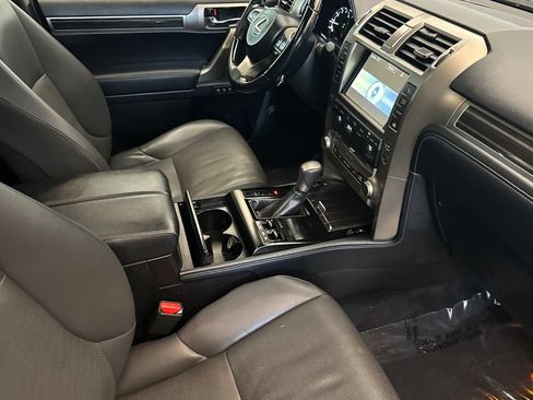 Certified 2020 Lexus GX 460 Premium w/ Premium Package AWD/4WD image 17