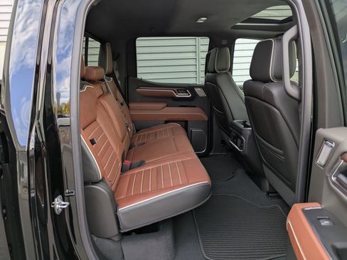 Used 2025 GMC Sierra 1500 Denali Ultimate image 32