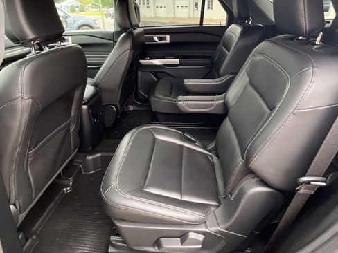 Used 2024 Ford Explorer XLT w/ Equipment Group 202A AWD/4WD image 16