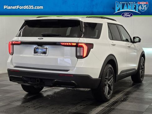 New 2026 Ford Explorer ST-Line w/ ST-Line Street Pack RWD image 4