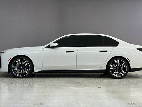 Certified 2023 BMW 740i w/ Parking Assistance Package RWD image 2