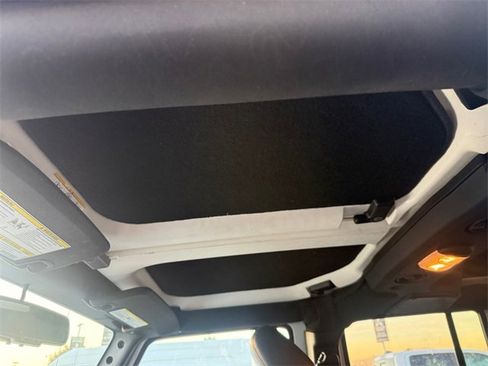 Used 2018 Jeep Wrangler Unlimited Sahara image 13