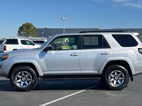 Certified 2024 Toyota 4Runner TRD Off-Road image 9