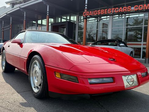 Used 1996 Chevrolet Corvette Convertible RWD image 24