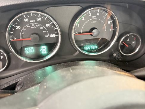 Used 2013 Jeep Wrangler Unlimited Freedom Edition image 4