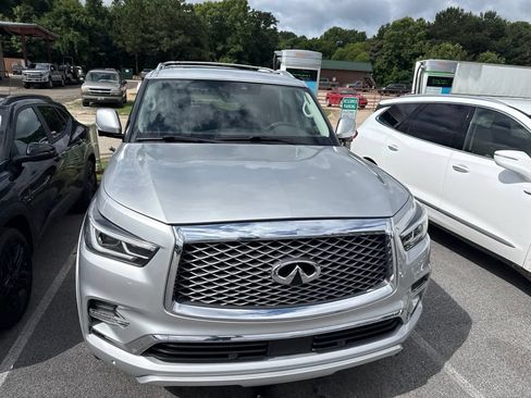 Used 2019 INFINITI QX80 Luxe w/ Proassist Package RWD image 3
