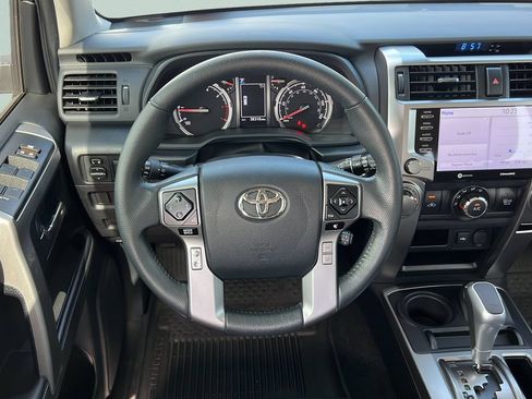 Used 2022 Toyota 4Runner TRD Sport AWD/4WD image 13