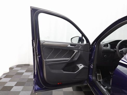 Used 2022 Volkswagen Tiguan SEL R-Line image 5