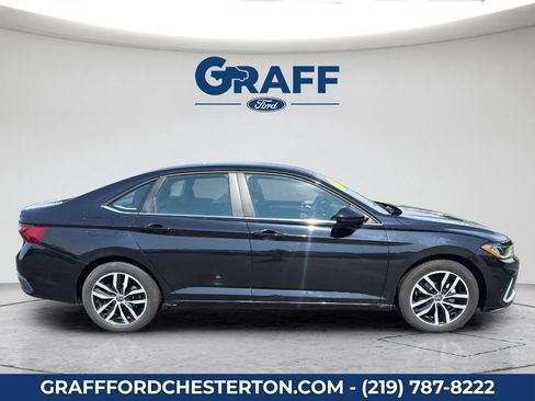 Used 2025 Volkswagen Jetta SE FWD image 5