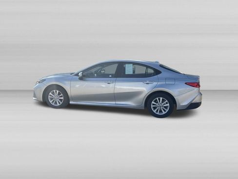 Used 2026 Toyota Camry LE FWD image 8