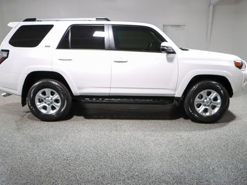 Used 2023 Toyota 4Runner SR5 Premium w/ Moonroof Package AWD/4WD image 6