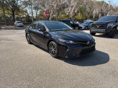 Used 2024 Toyota Camry SE image 7
