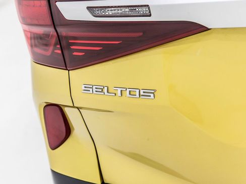 Used 2021 Kia Seltos SX AWD/4WD image 4