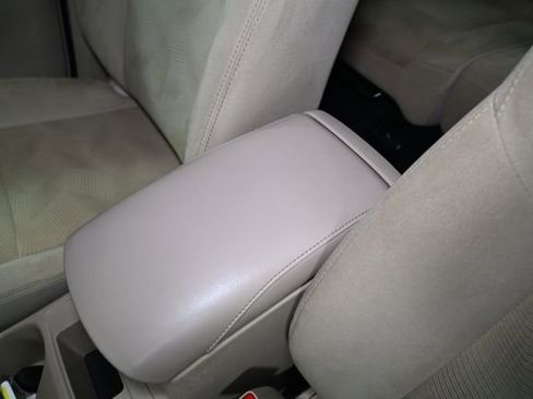 Used 2016 Nissan Rogue SV image 23