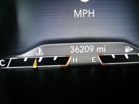 Used 2019 Jeep Cherokee Overland w/ Trailer Tow Group image 34