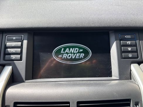 Used 2019 Land Rover Discovery Sport SE AWD/4WD image 8