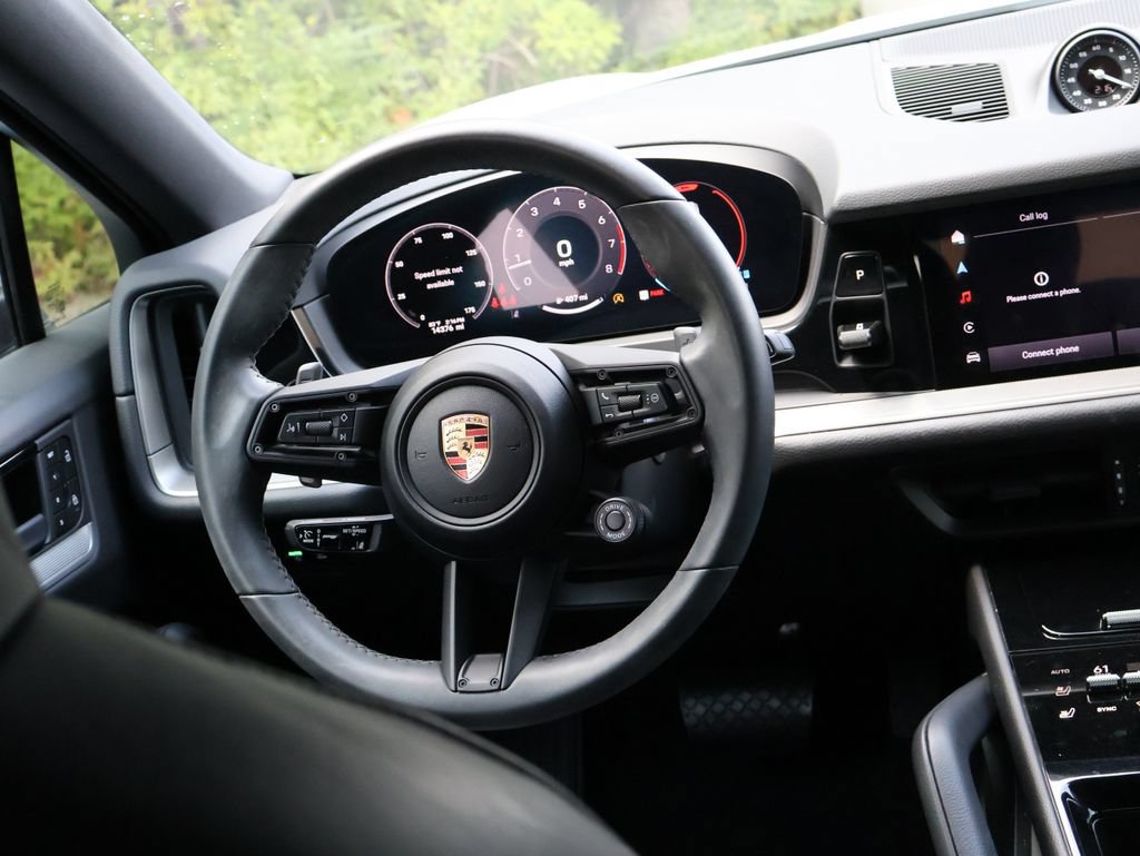 Certified 2025 Porsche Cayenne Coupe AWD/4WD image 19