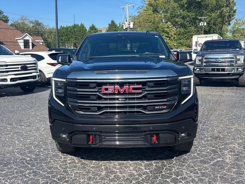 Used 2022 GMC Sierra 1500 AT4 w/ AT4 Premium Package AWD/4WD image 2