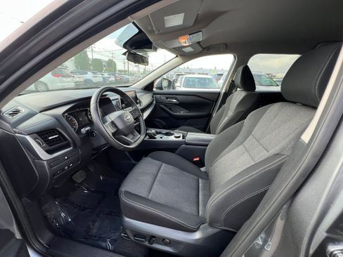 Used 2025 Nissan Rogue SV AWD/4WD image 30