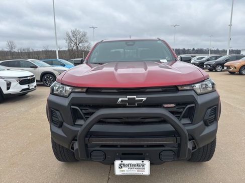 New 2026 Chevrolet Colorado Trail Boss w/ Off-Road Front Bumper Package AWD/4WD image 11