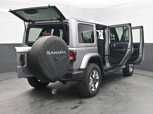 Used 2018 Jeep Wrangler Unlimited Sahara AWD/4WD image 48