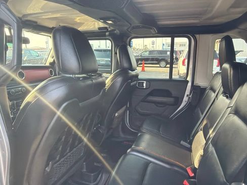 Used 2018 Jeep Wrangler Unlimited Rubicon AWD/4WD image 7