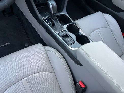 Used 2019 Hyundai Sonata Limited w/ Ultimate Package 04 image 20