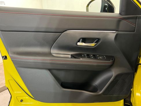New 2026 Nissan Kicks SR w/ Interior Electronics Package FWD image 14