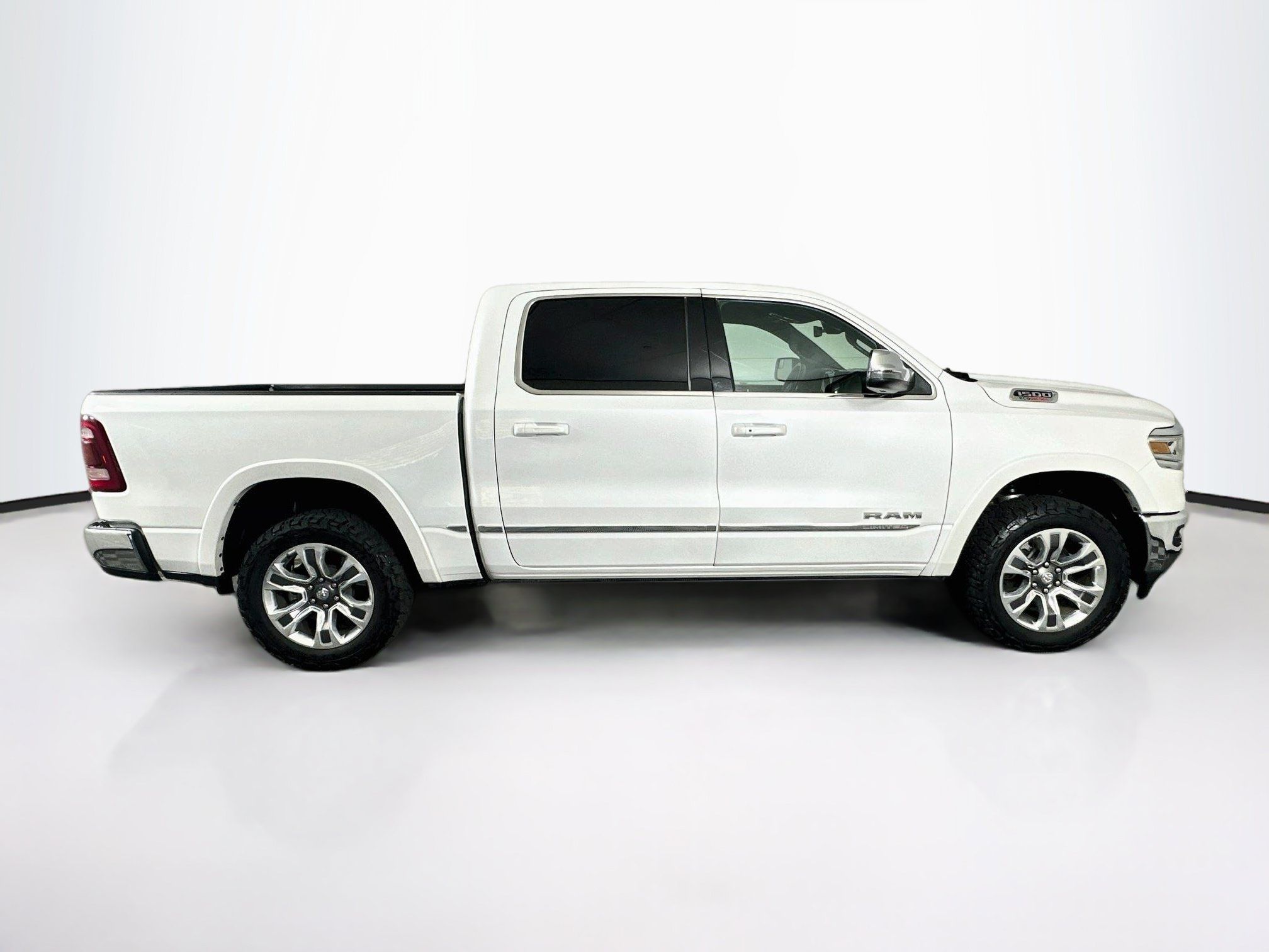 Used 2023 RAM 1500 Limited AWD/4WD image 10