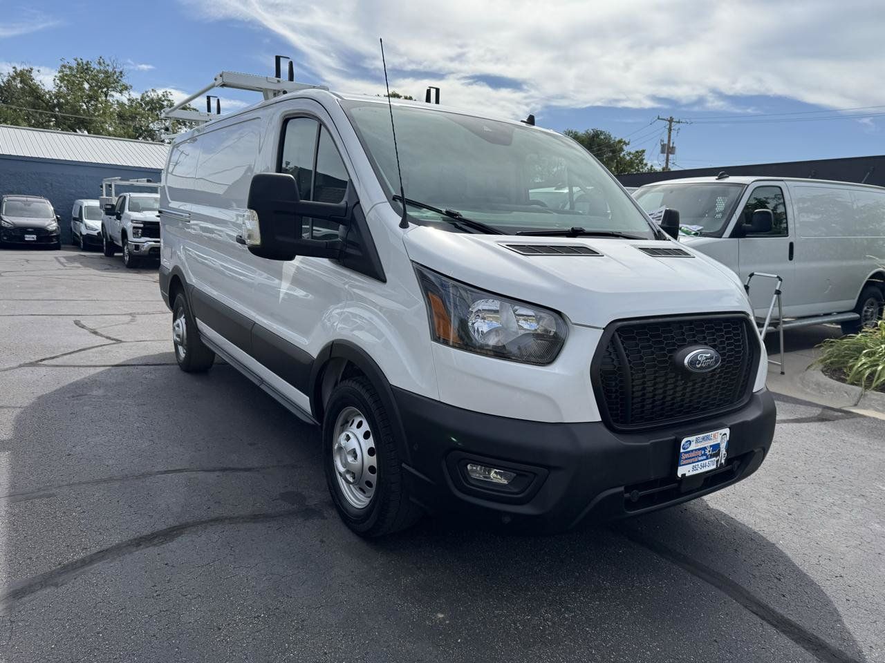 Used 2023 Ford Transit 250 Low Roof AWD image 3