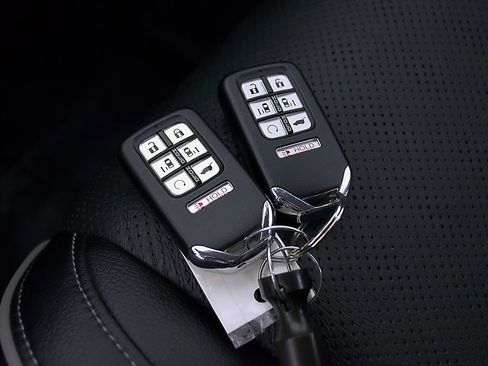 Used 2024 Honda Odyssey Elite image 30