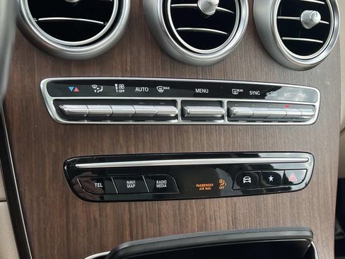 Used 2022 Mercedes-Benz GLC 300 4MATIC w/ Premium Package Lite image 21