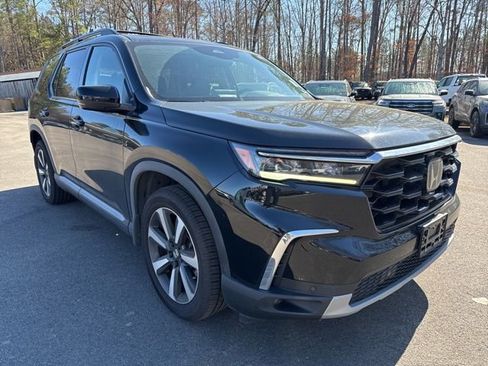 Used 2023 Honda Pilot Touring image 7