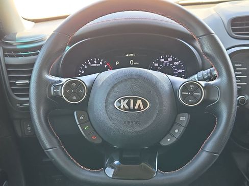 Used 2018 Kia Soul ! FWD image 22