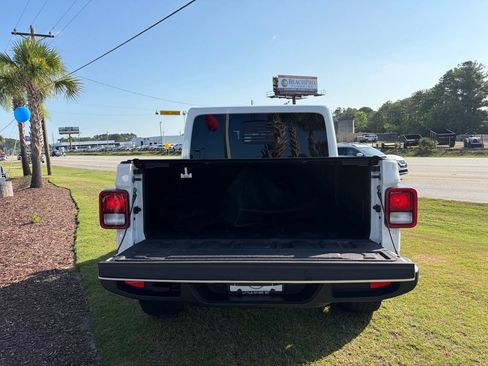 Used 2024 Jeep Gladiator Sport AWD/4WD image 6