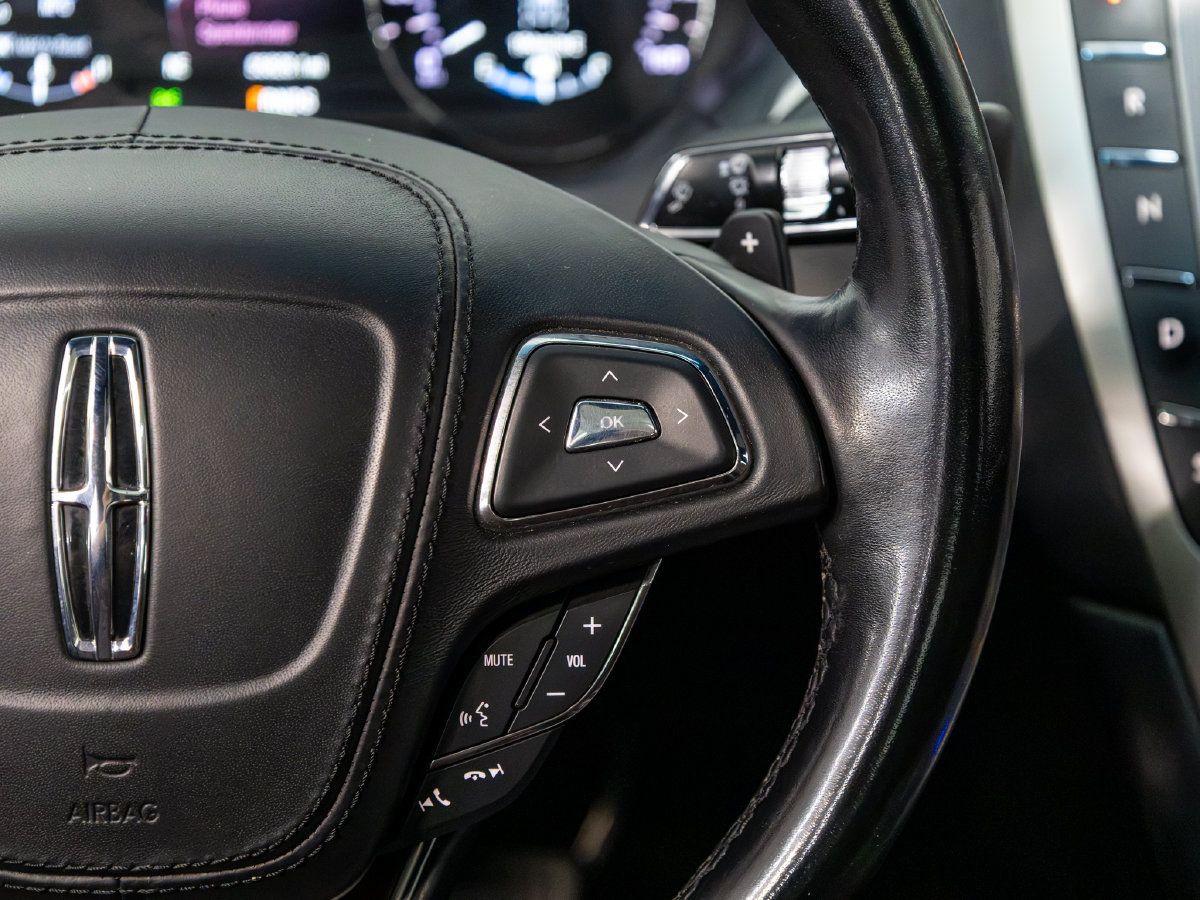 Used 2019 Lincoln MKZ Reserve w/ Luxury Package AWD/4WD image 23