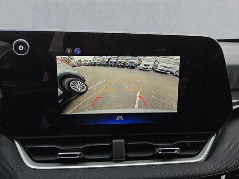 Used 2026 Chevrolet Equinox LT w/ Convenience Package II image 20