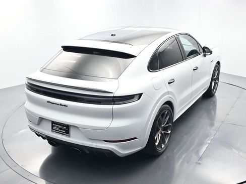 Certified 2024 Porsche Cayenne Turbo image 40