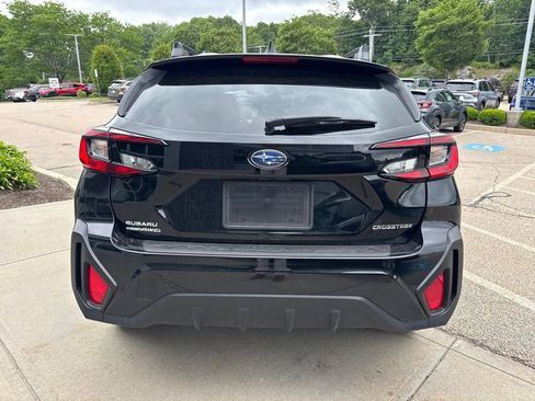 Used 2025 Subaru Crosstrek 2.5i Premium AWD/4WD image 8