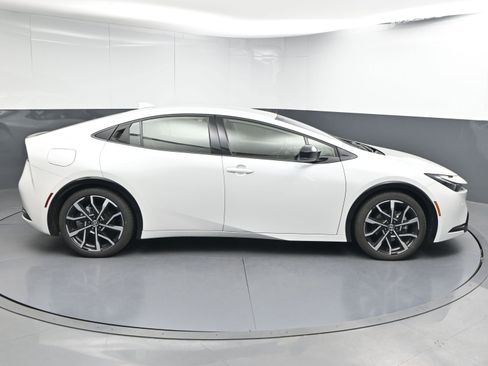 Certified 2024 Toyota Prius Prime XSE image 9