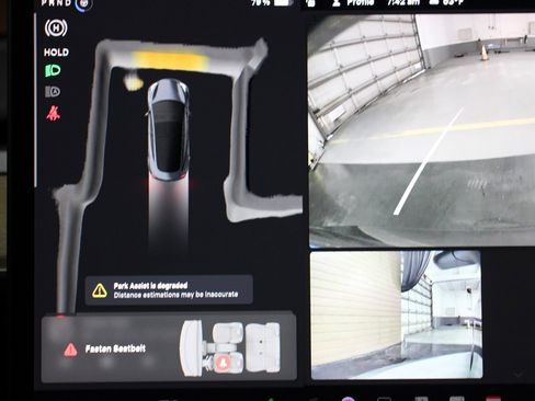 Used 2023 Tesla Model 3 Standard Range image 24