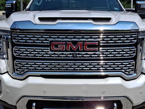 Used 2020 GMC Sierra 2500 Denali w/ Denali Ultimate Package AWD/4WD image 9