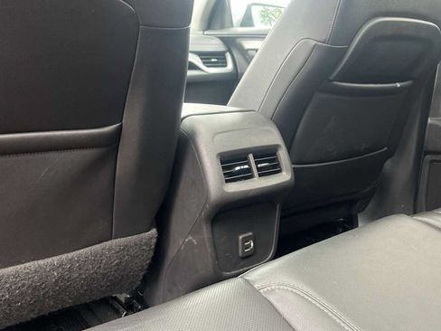 Used 2022 GMC Terrain SLT w/ Infotainment Package II AWD/4WD image 39