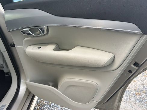 Used 2016 Volvo XC90 T5 Momentum AWD/4WD image 33