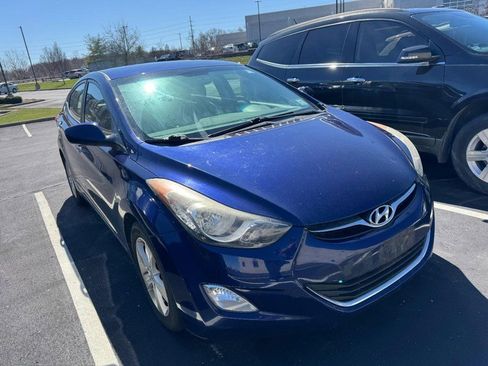 Used 2013 Hyundai Elantra GLS w/ Preferred Pkg image 2